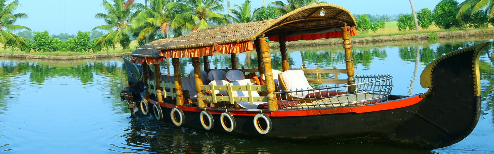 Boat House tour packages